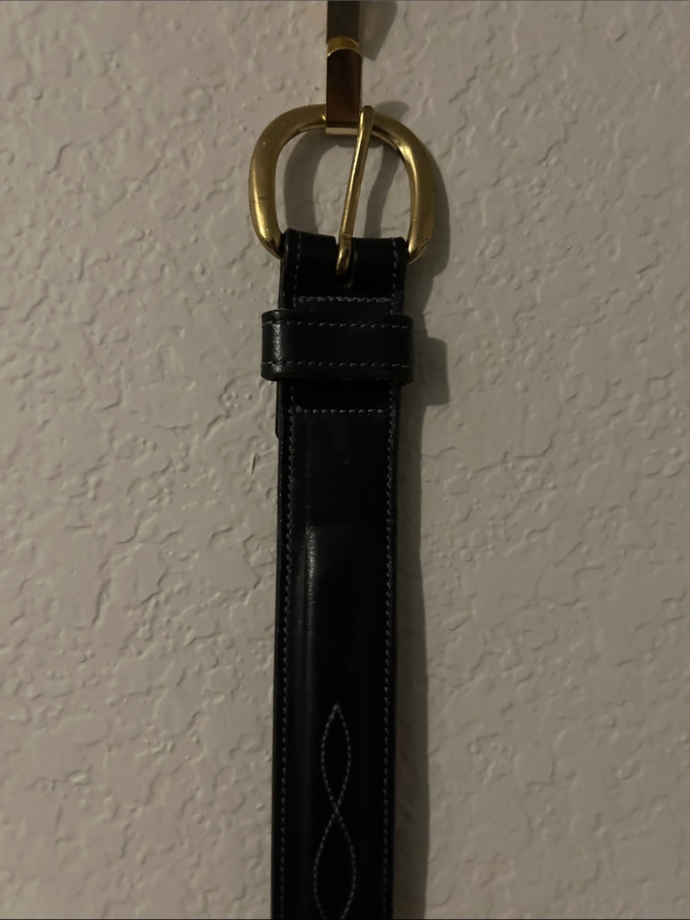 Orvis Black Leather Men's Belt with Gold-Tone Rounded Buckle